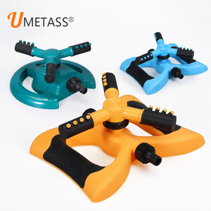 Вращающийся садовый разбрызгиватель для большего покрытия территории, спринклеров с газонами и двором