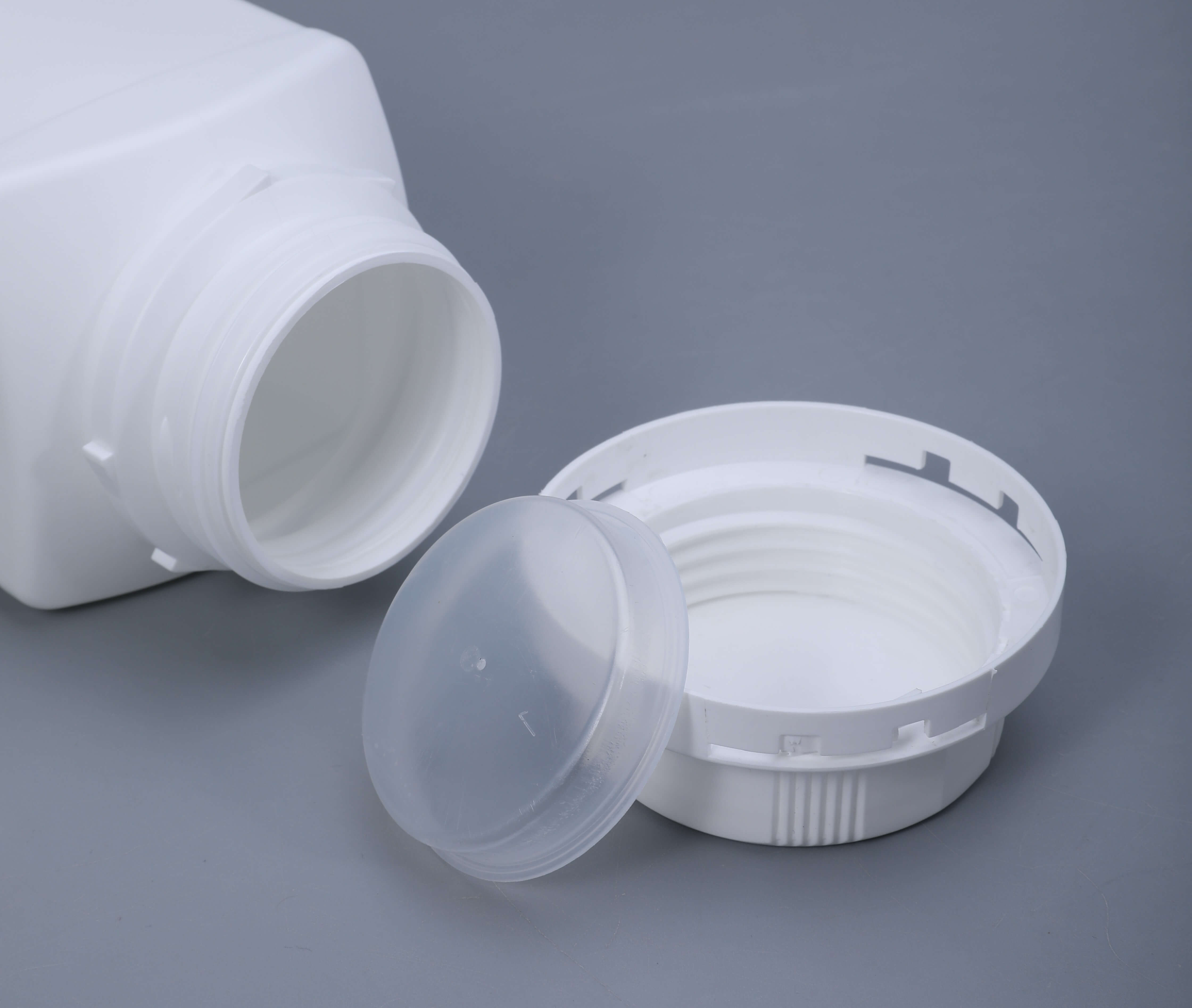 Широкая химическая стойкость HDPE: