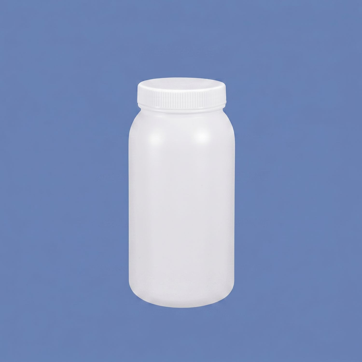 Пластиковая бутылка HDPE объемом 1 л с широким горлышком и герметичной внутренней крышкой для использования в химической лаборатории